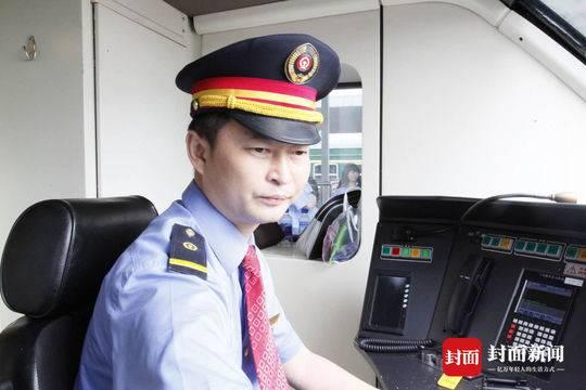 汽车驾驶员专业知识:汽车驾驶员百科知识书籍