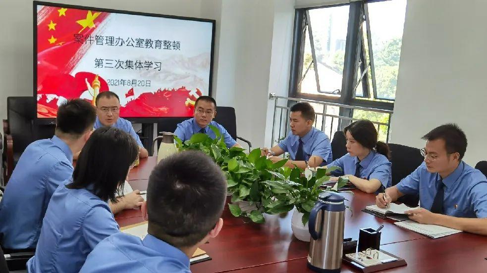 汽车驾驶员五级理论知识考试:汽车驾驶员五级理论知识